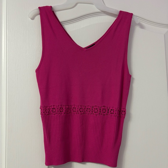 Vintage V-Neck Tank - Picture 1 of 3